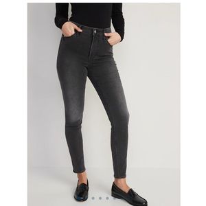 Old Navy Extra High Rise Rockstar Super Skinny Jeans
